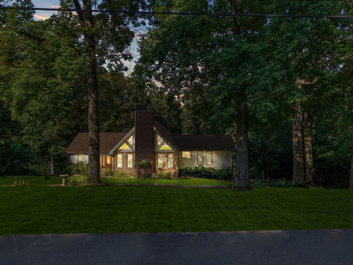 1015-Red-Oak-Dr For Sale