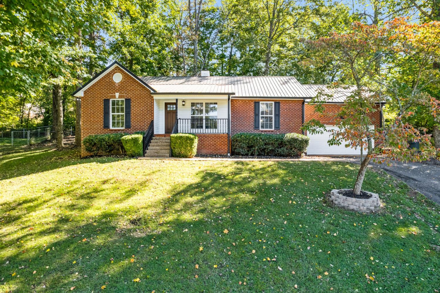 812-Hunters-Crossing-Ln For Sale