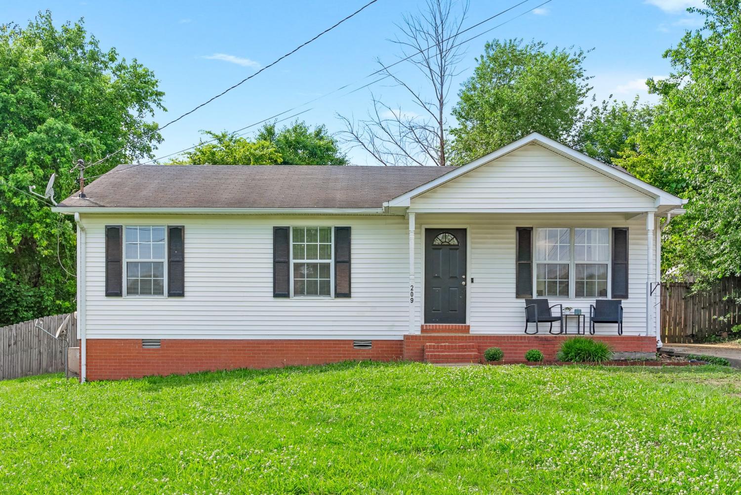 209-Golden-Pond-Ave For Sale