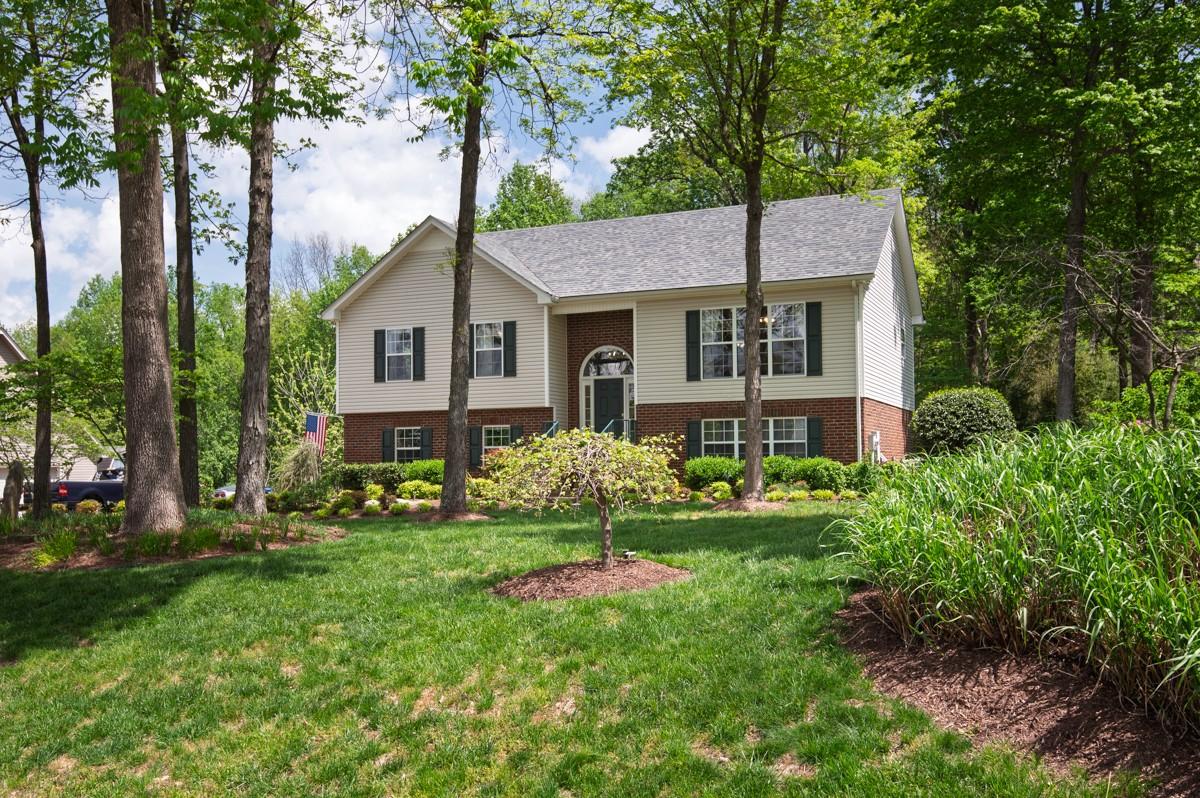 113-Oak-Park-Ct For Sale