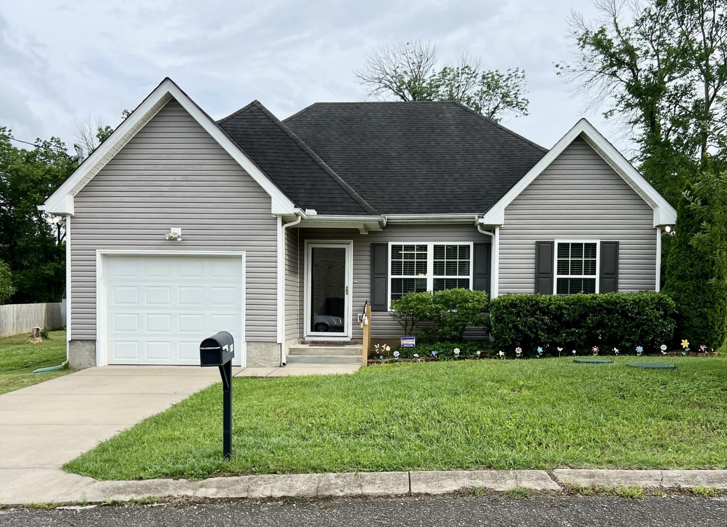 616-Niagra-Ln For Sale