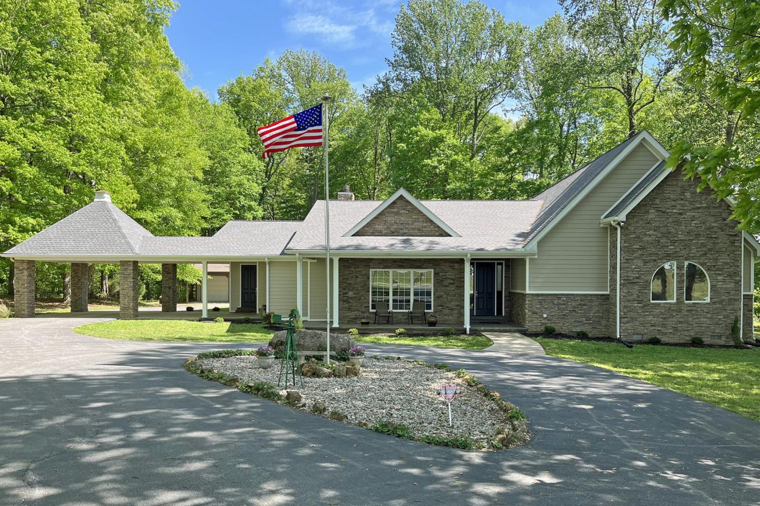 1371-Johns-Loop-Rd For Sale