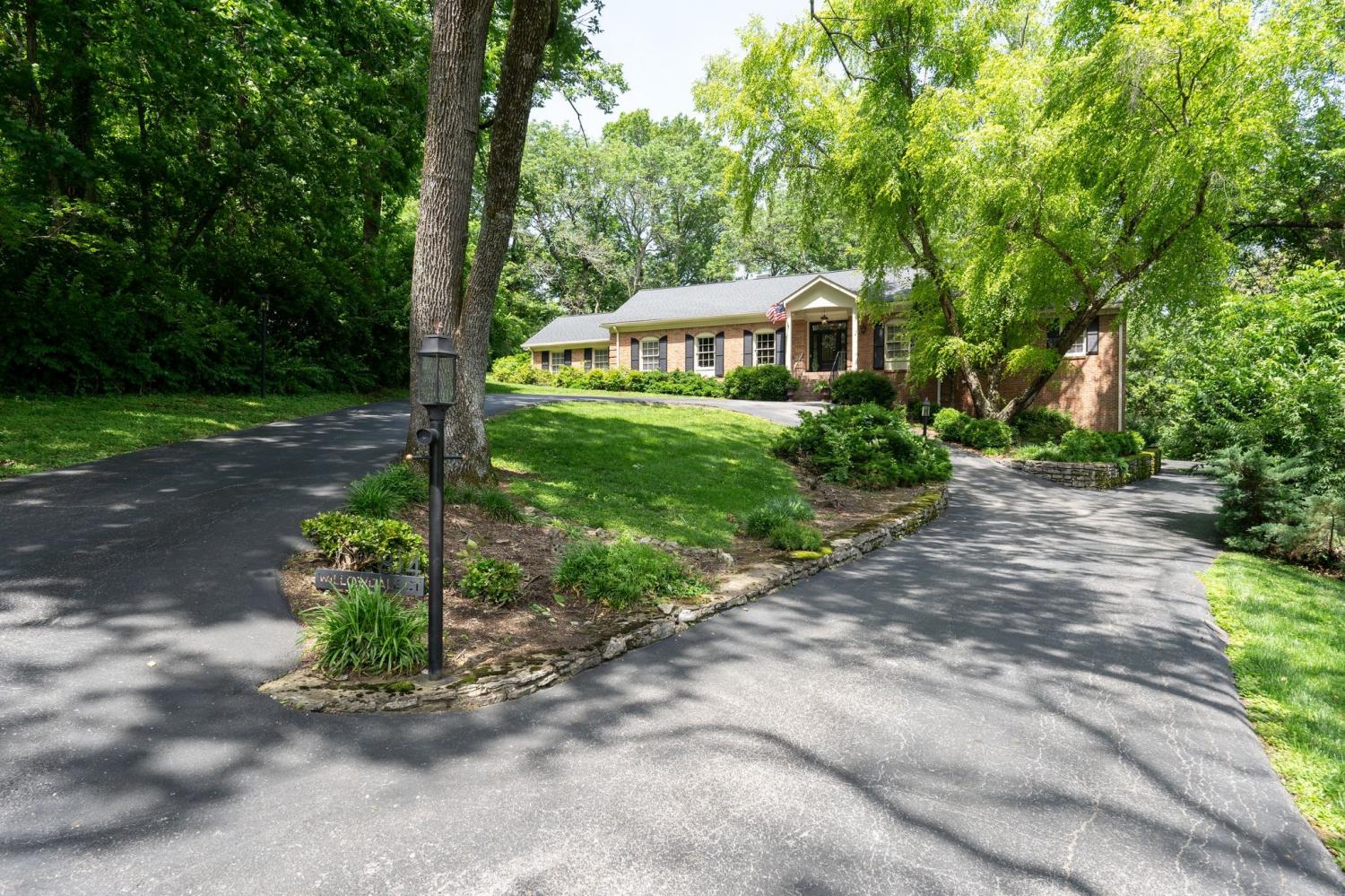 814-Willowdale-Ct For Sale