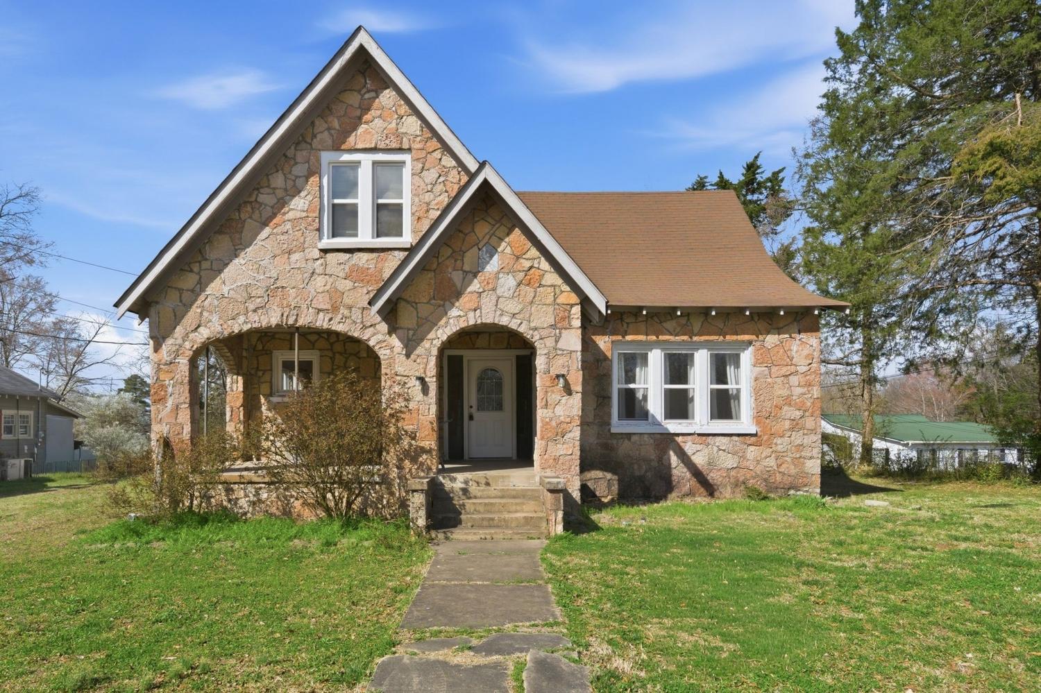 115-Florida-Ave--N For Sale