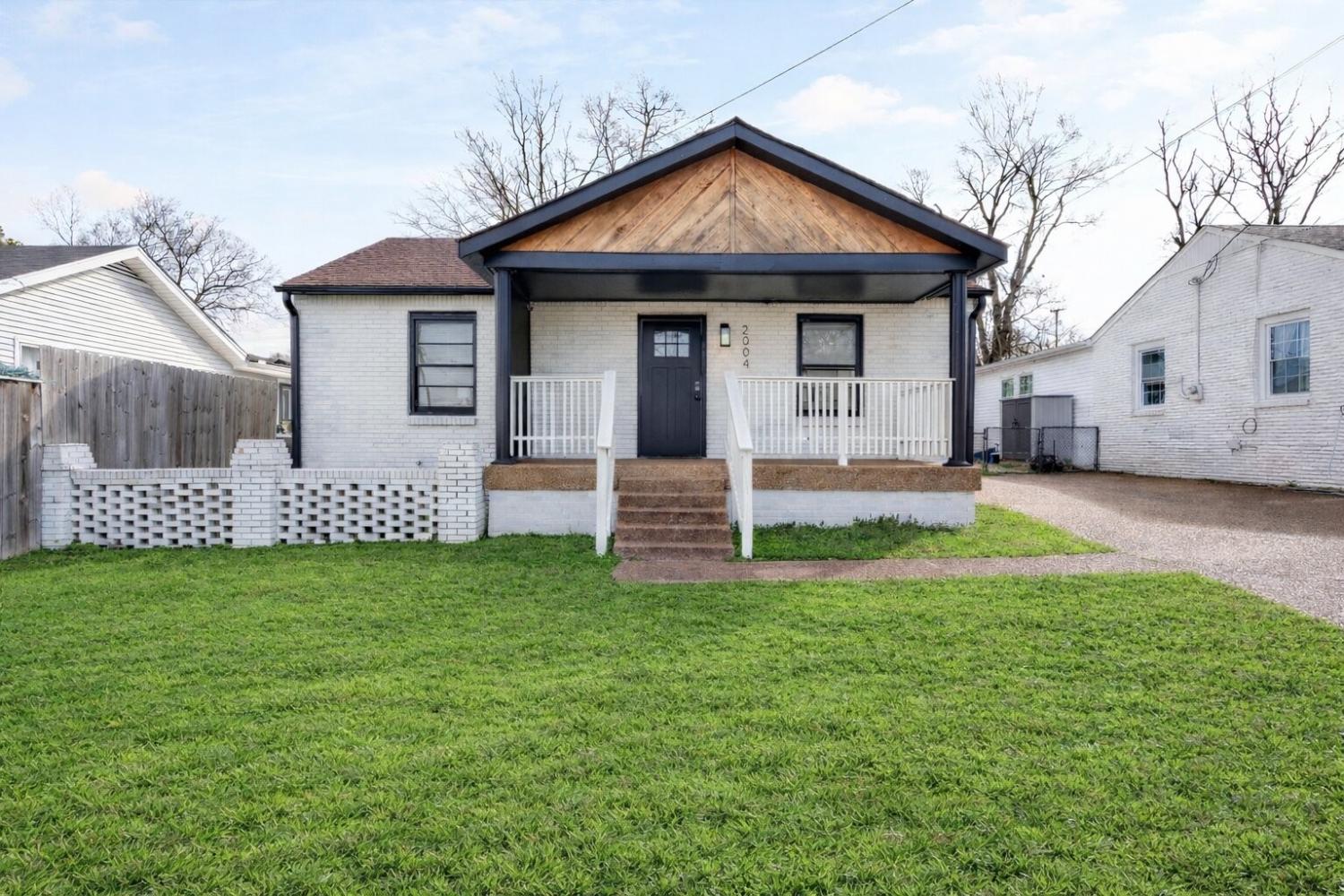 2004-Salem-Mason-Dr For Sale