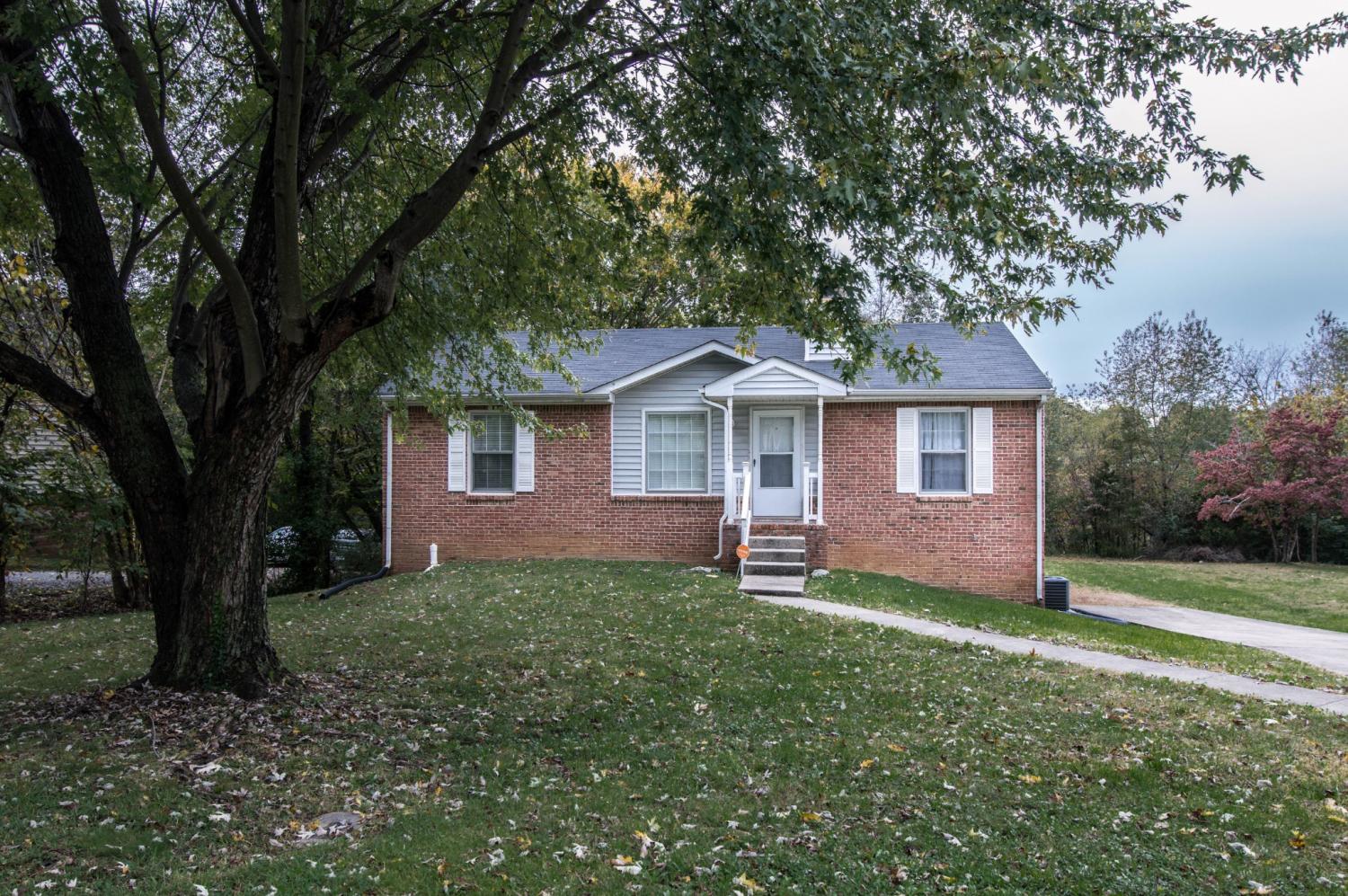 910-Ryan-Dr For Sale