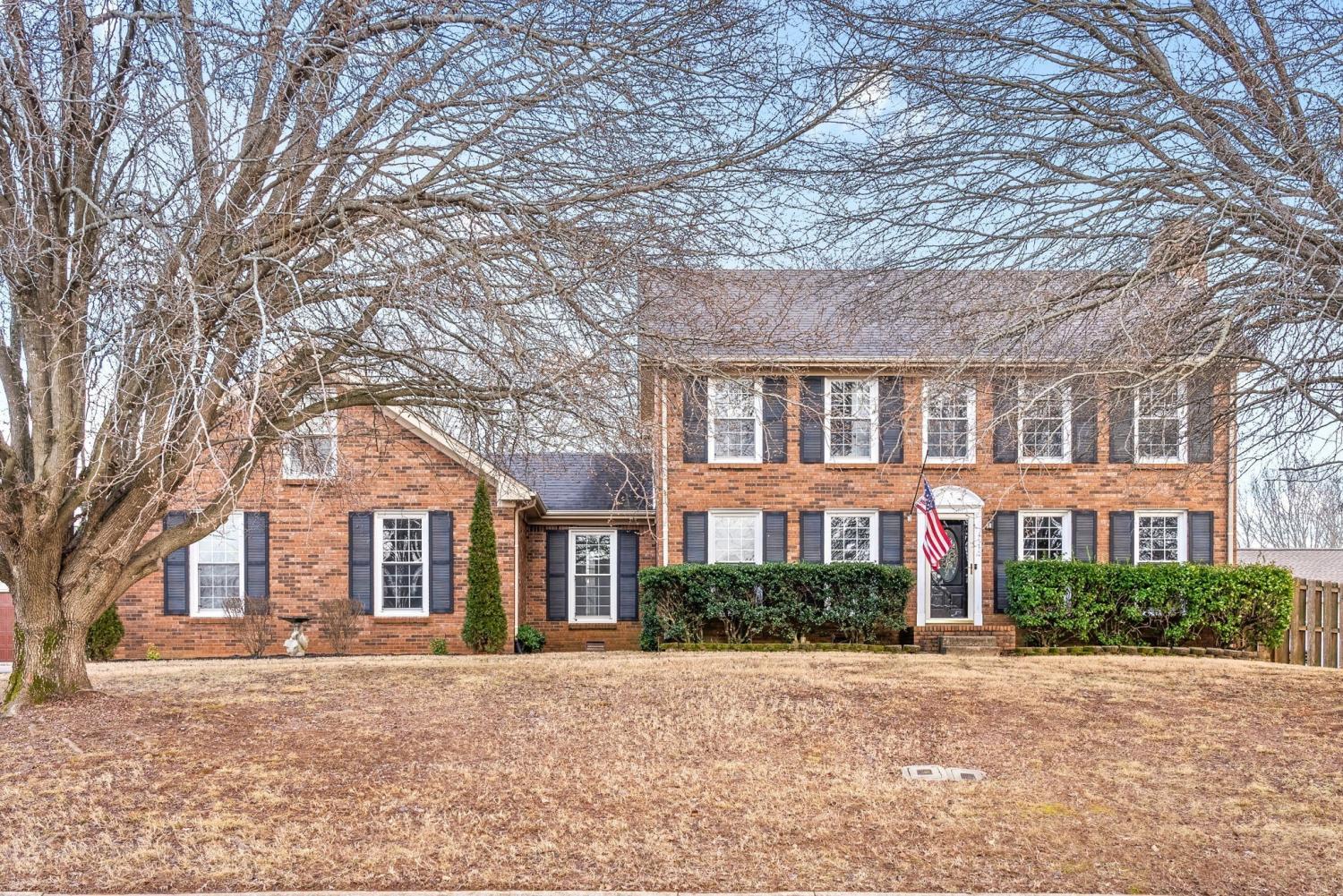 523-W-Point-Dr For Sale