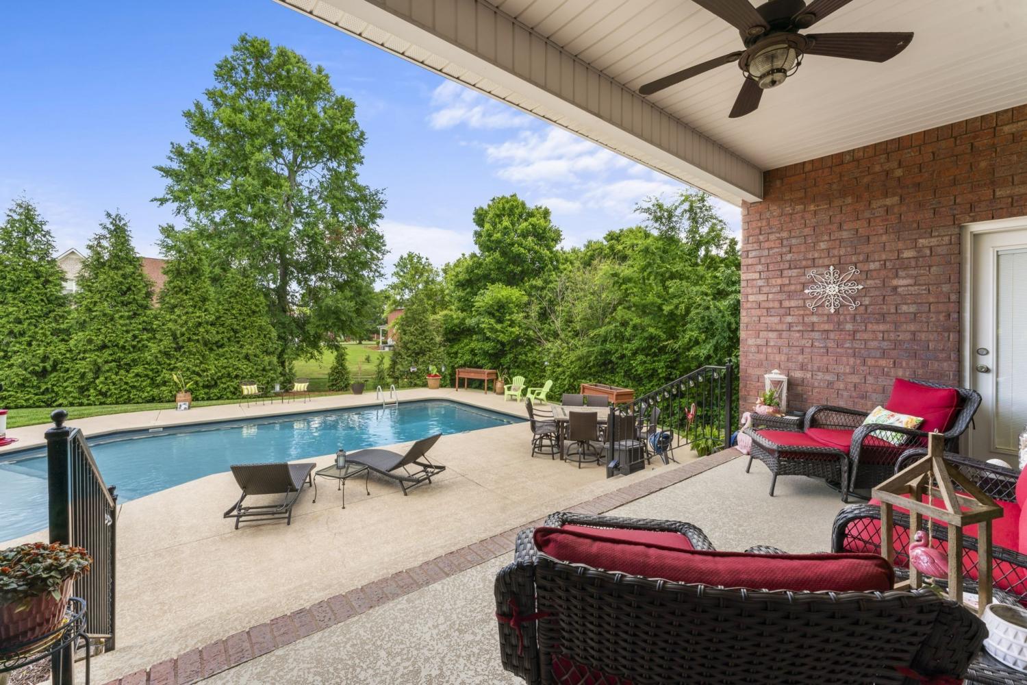 2052-Woodcliff-Dr For Sale