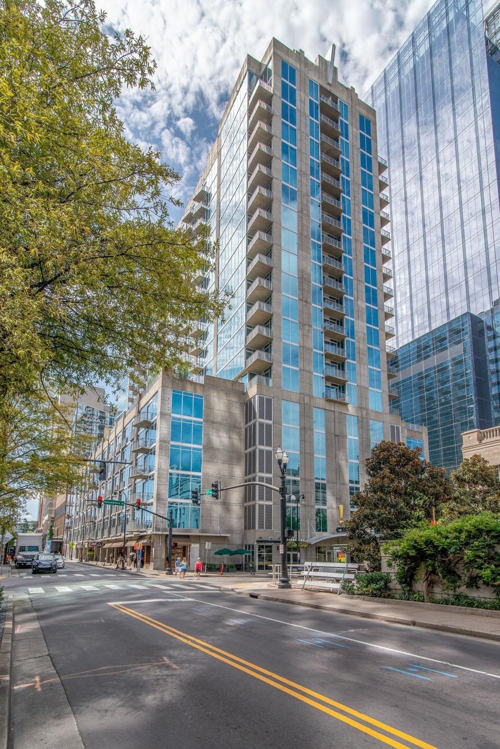 301-Demonbreun-St For Sale