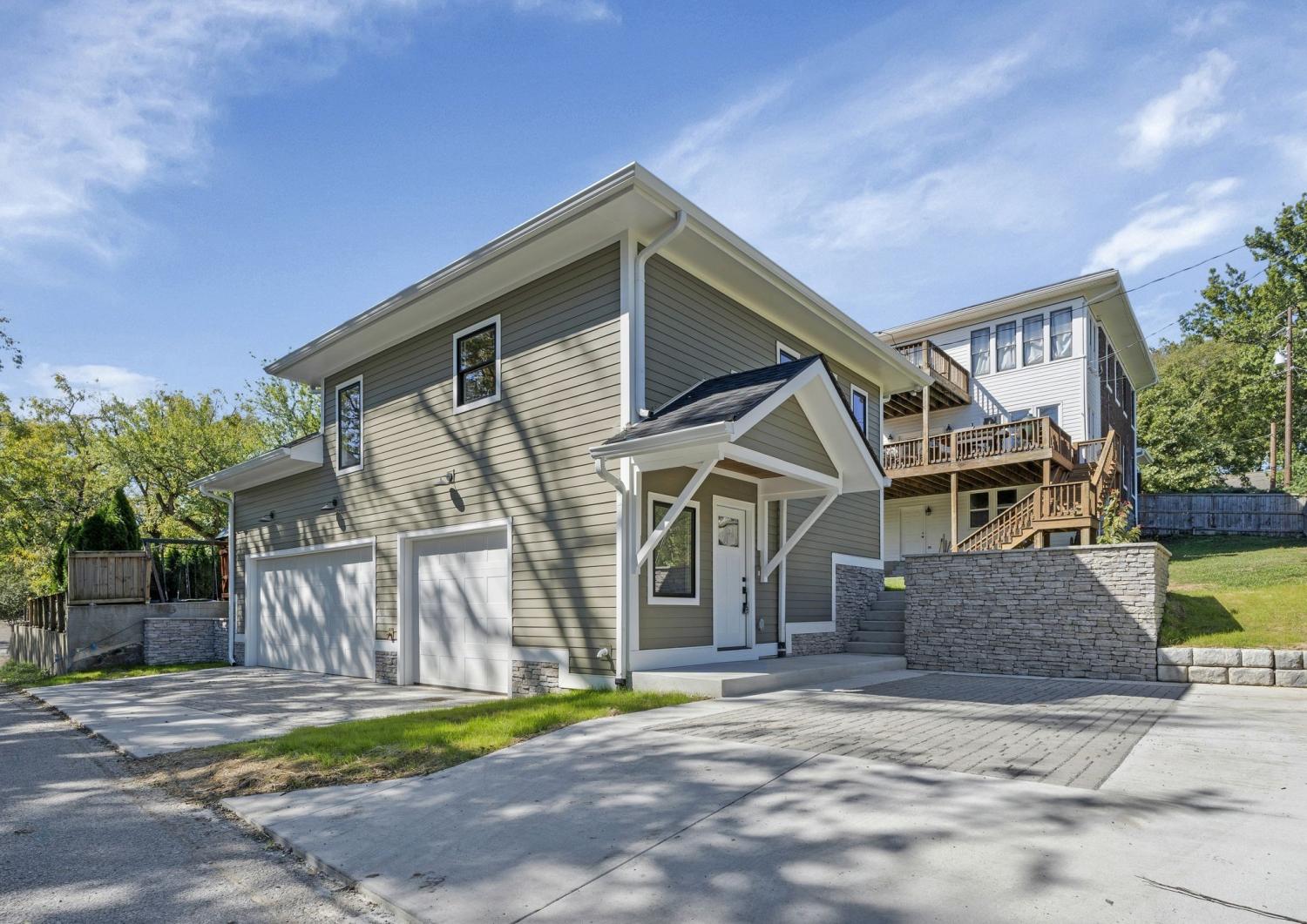 2906-Oakland-Ave For Sale