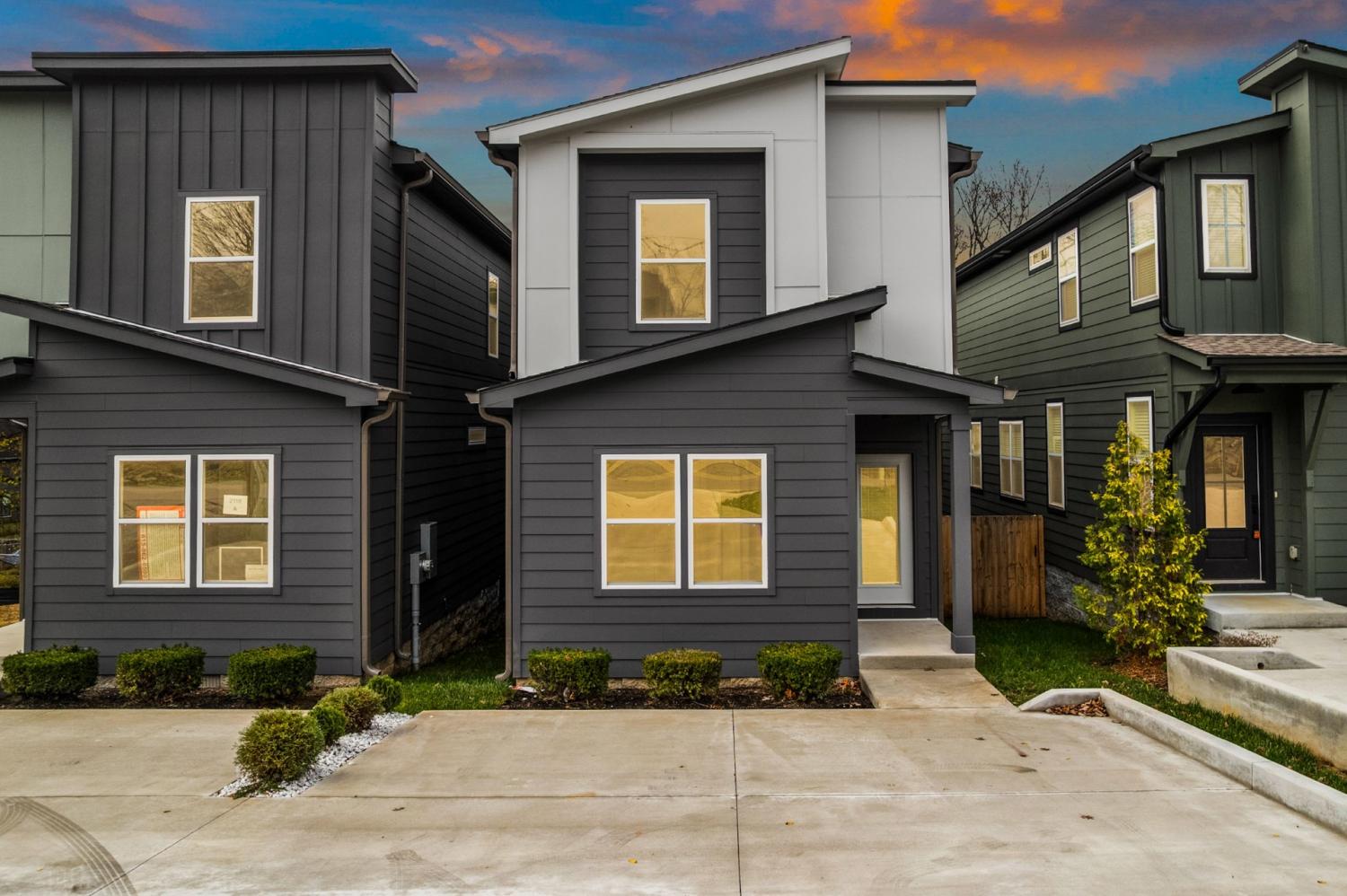 2118B-Burns-St For Sale