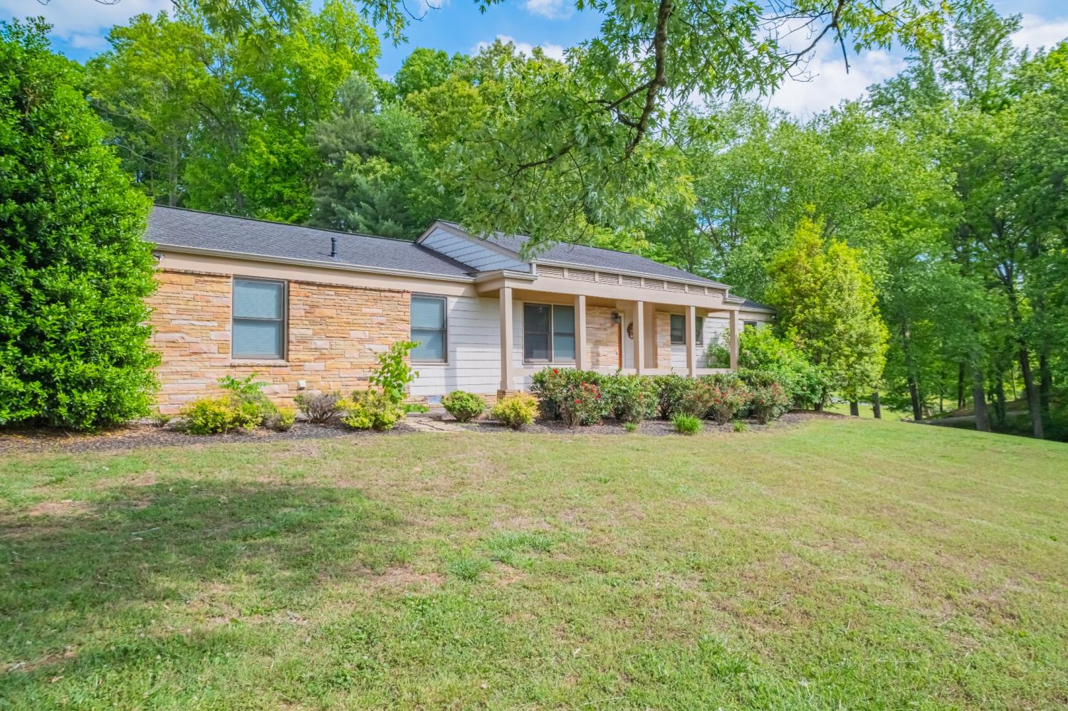 107-Hillwood-Ln For Sale