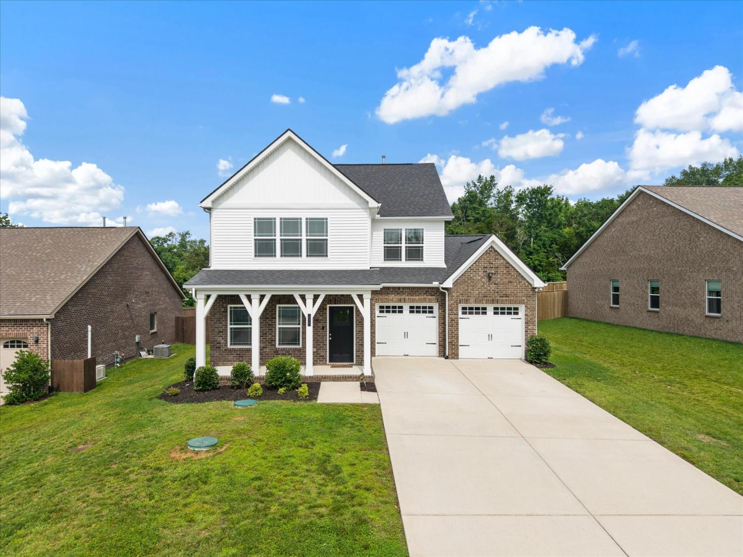 574-Oakvale-Ln For Sale