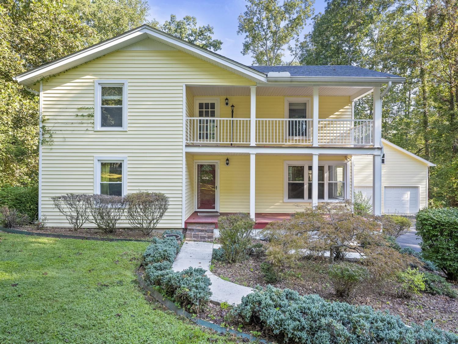 235-Lakeview-St For Sale