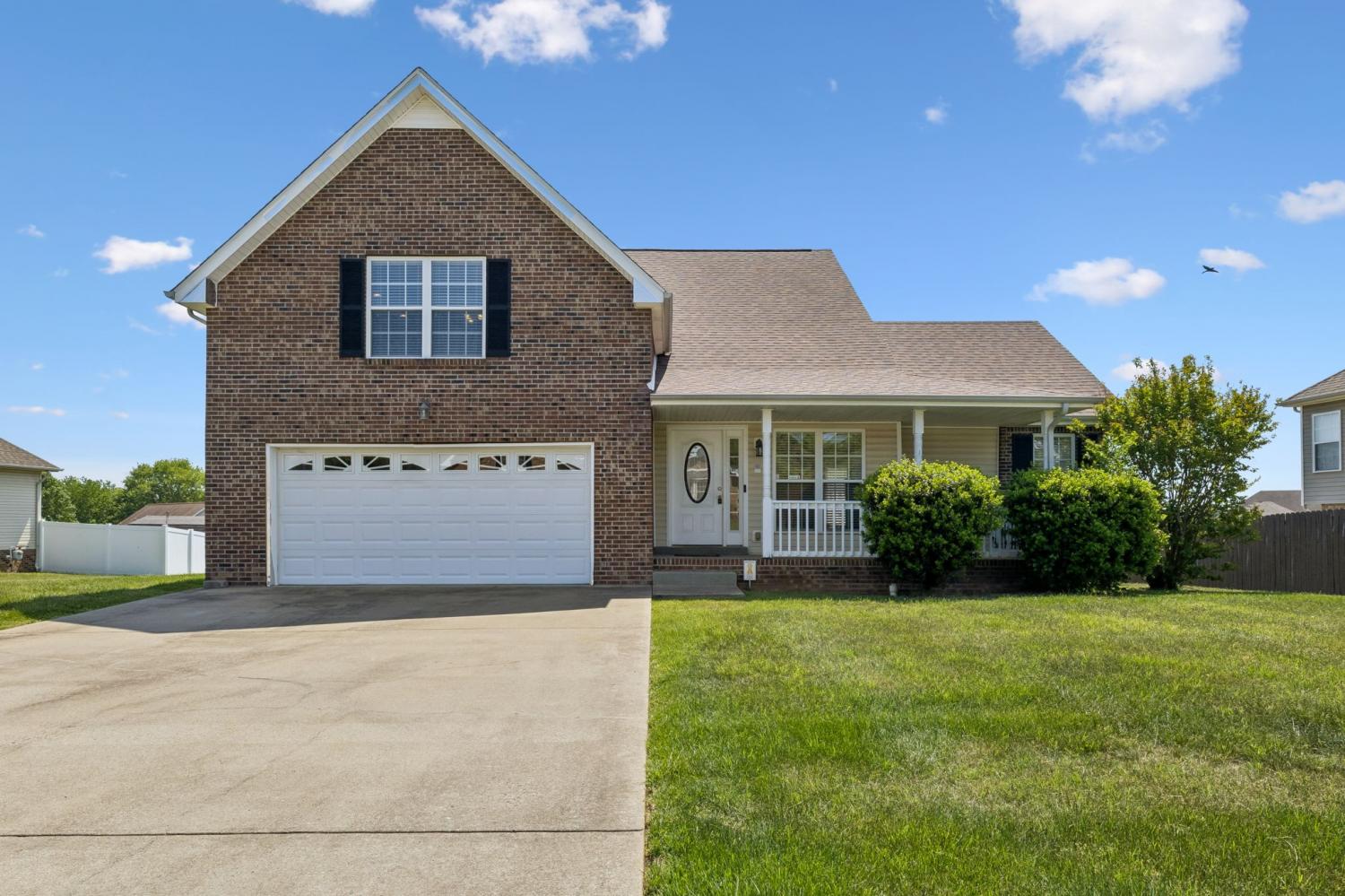 688-Fallbrook-Ln For Sale