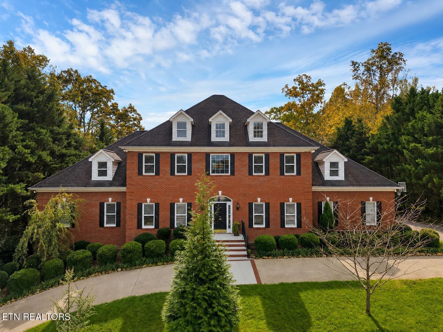 142-Center-Park-Lane For Sale