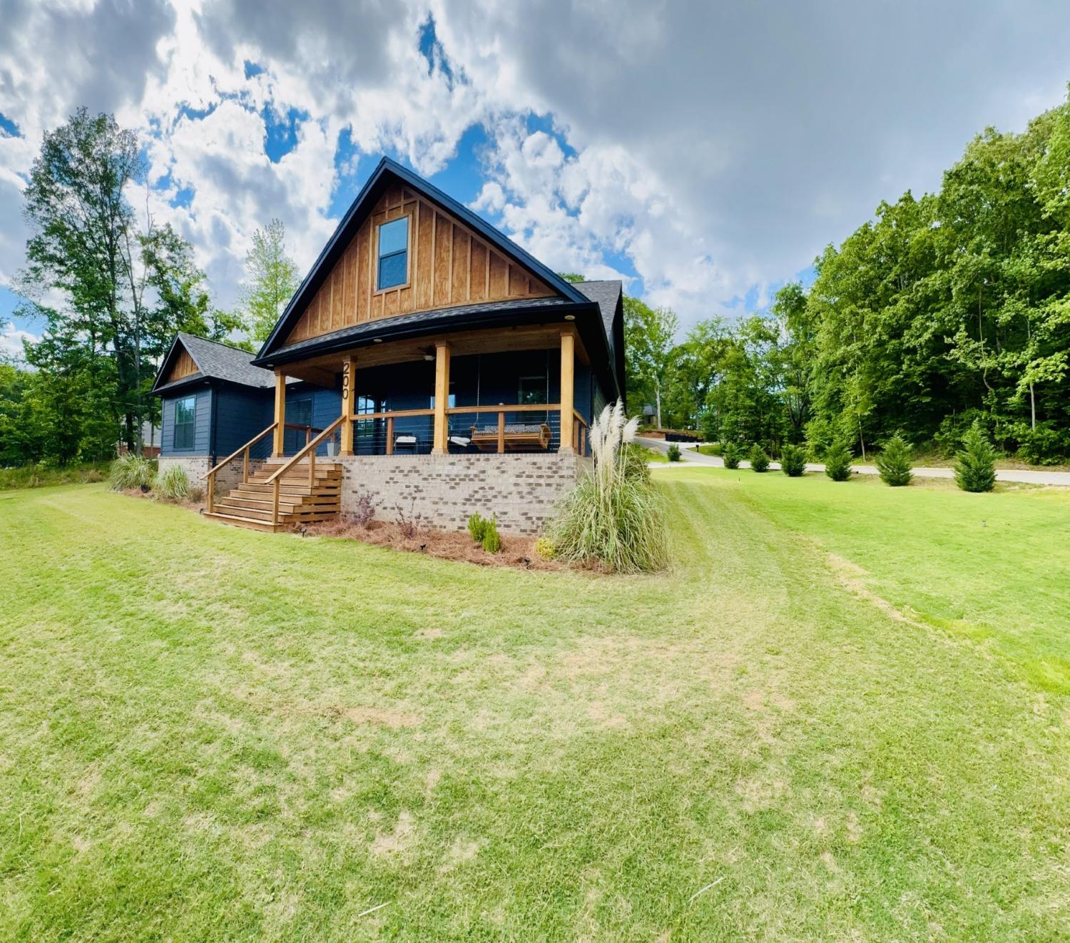 200-Creekside-Drive For Sale