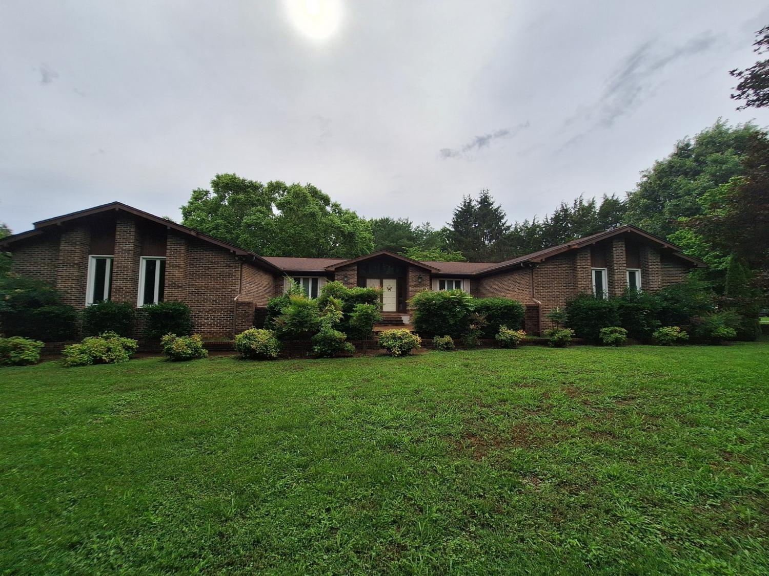 615-Lakeview-Way For Sale