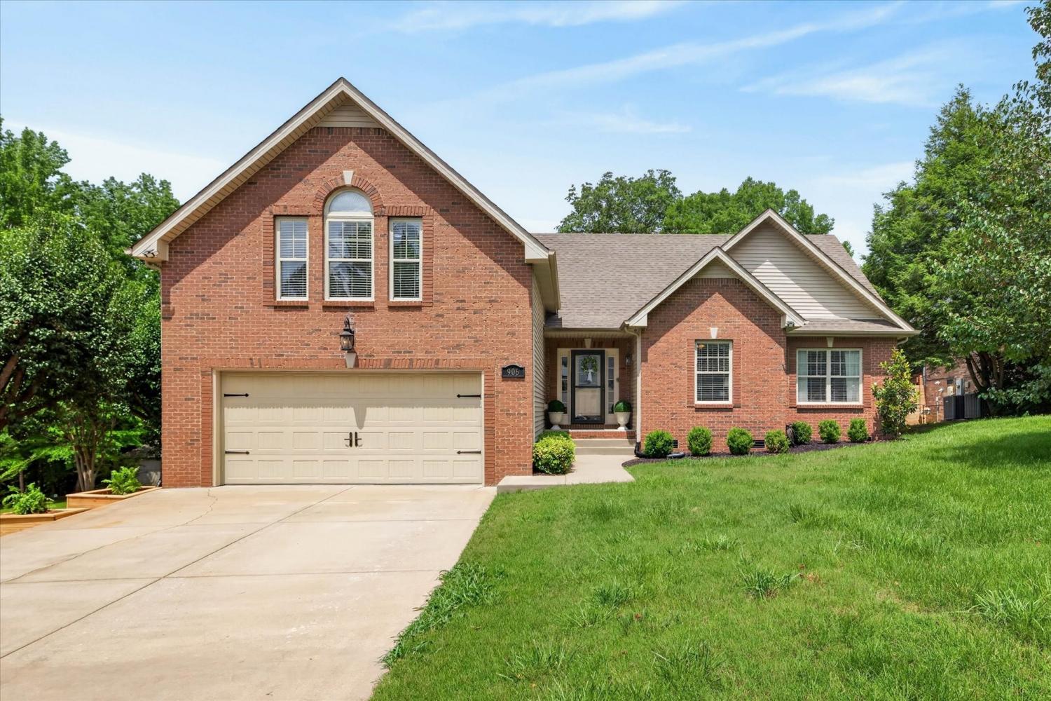 906 Douglas Ln TN 37043 For Sale - 