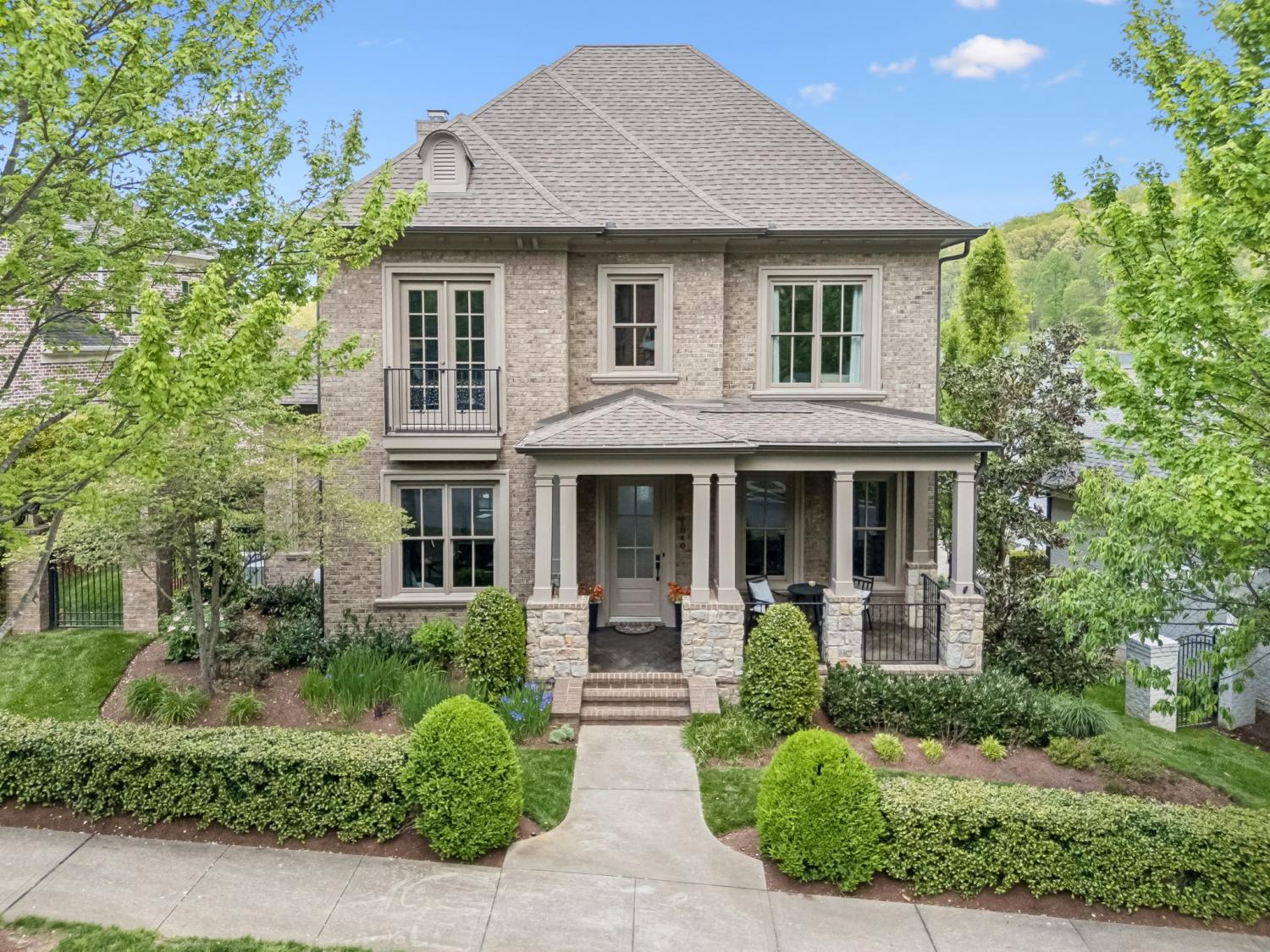 1040-Falling-Leaf-Cir For Sale