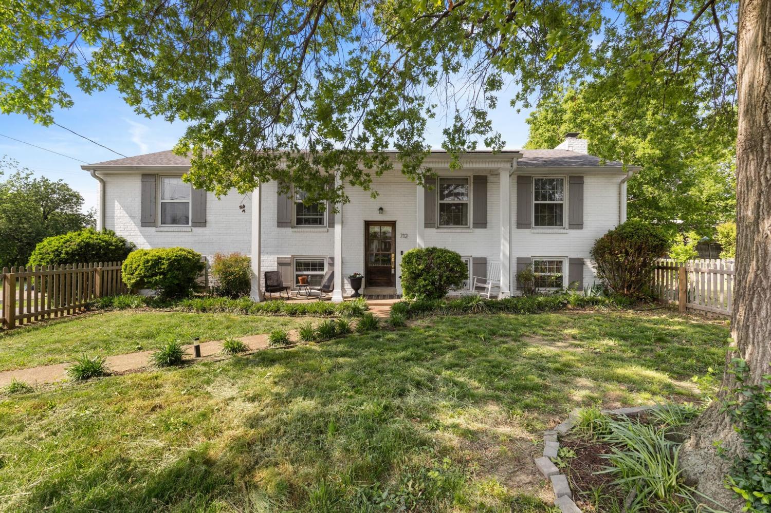 712-Desmond-Dr For Sale
