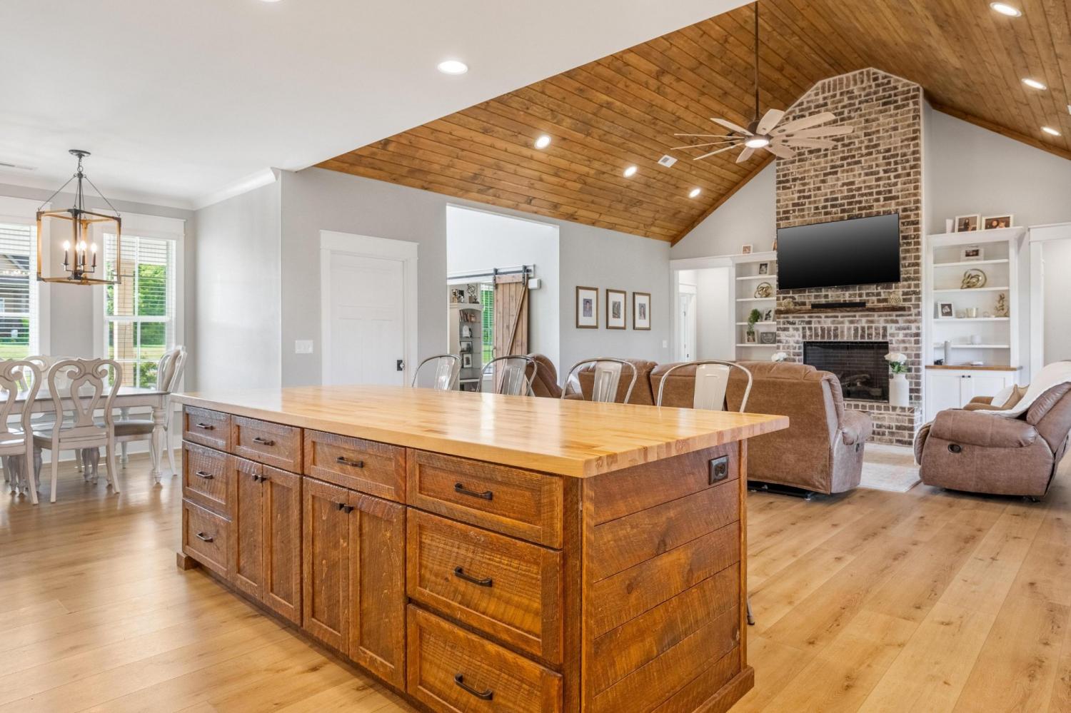 206-Rochelle-Circle--NE For Sale