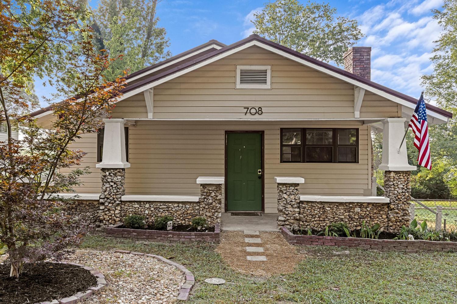 708-Moore-Street For Sale