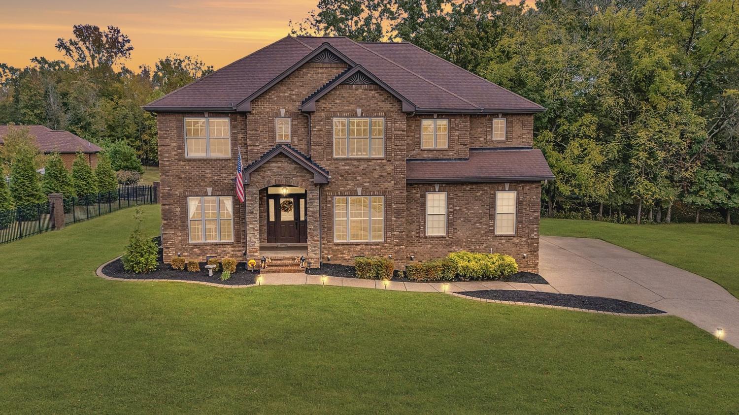 209-Amana-Dr For Sale