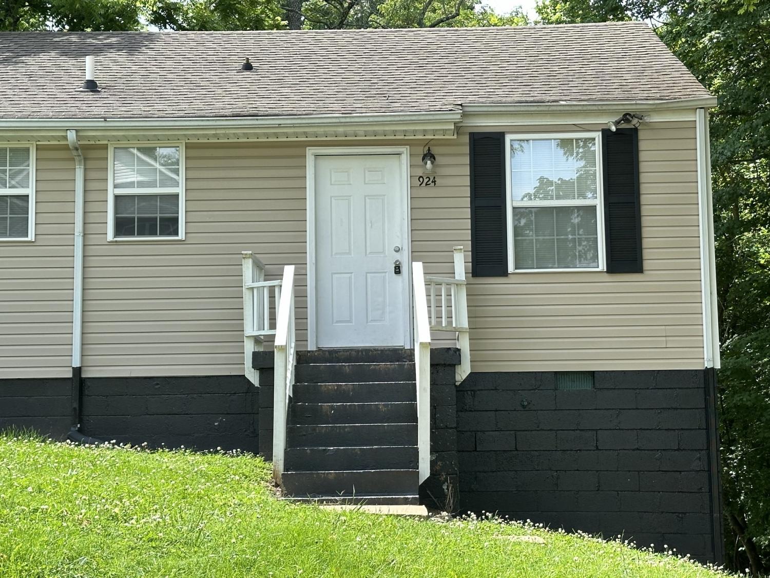 928-Woody-Hills-Dr For Sale