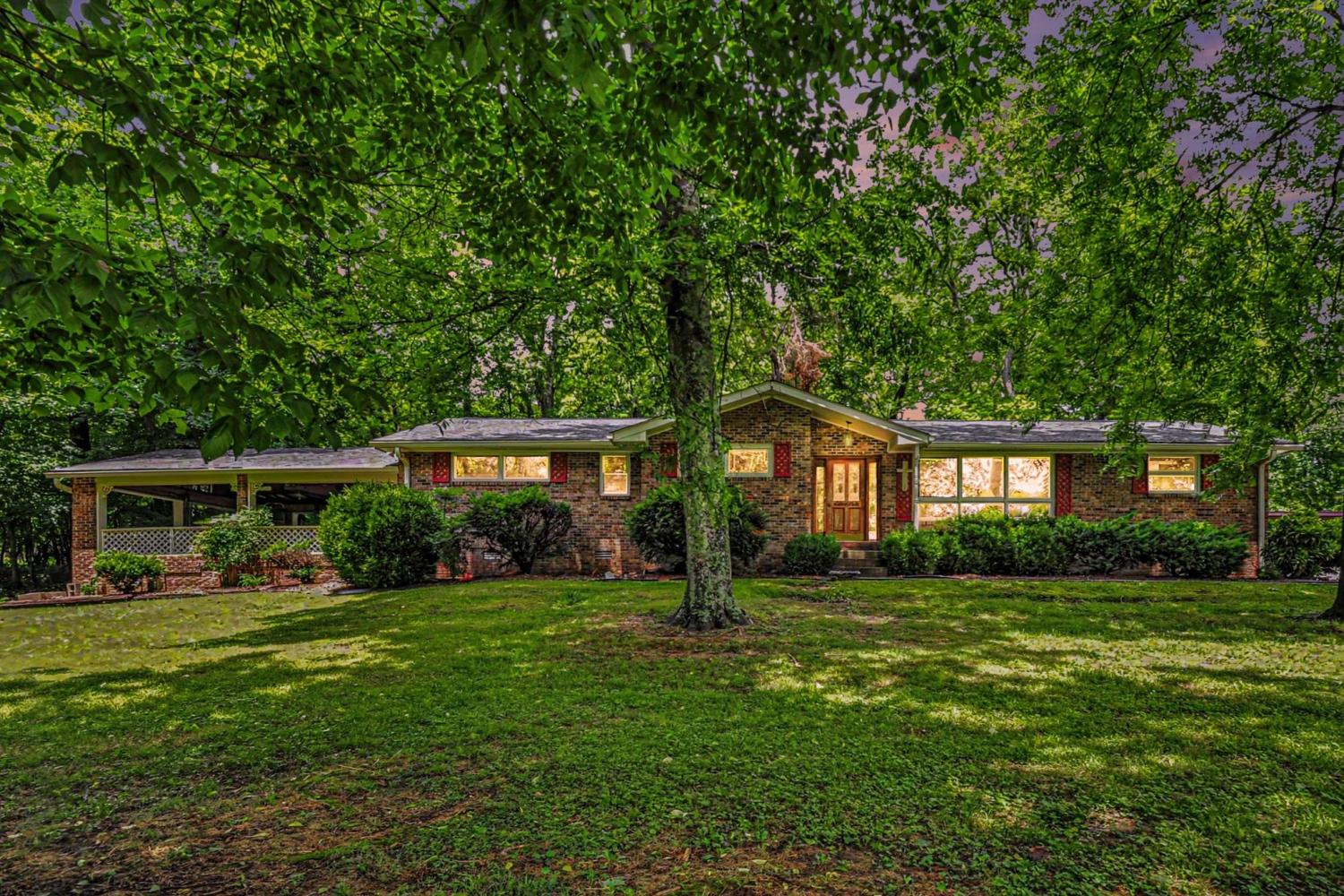 695-Overlook-Dr For Sale