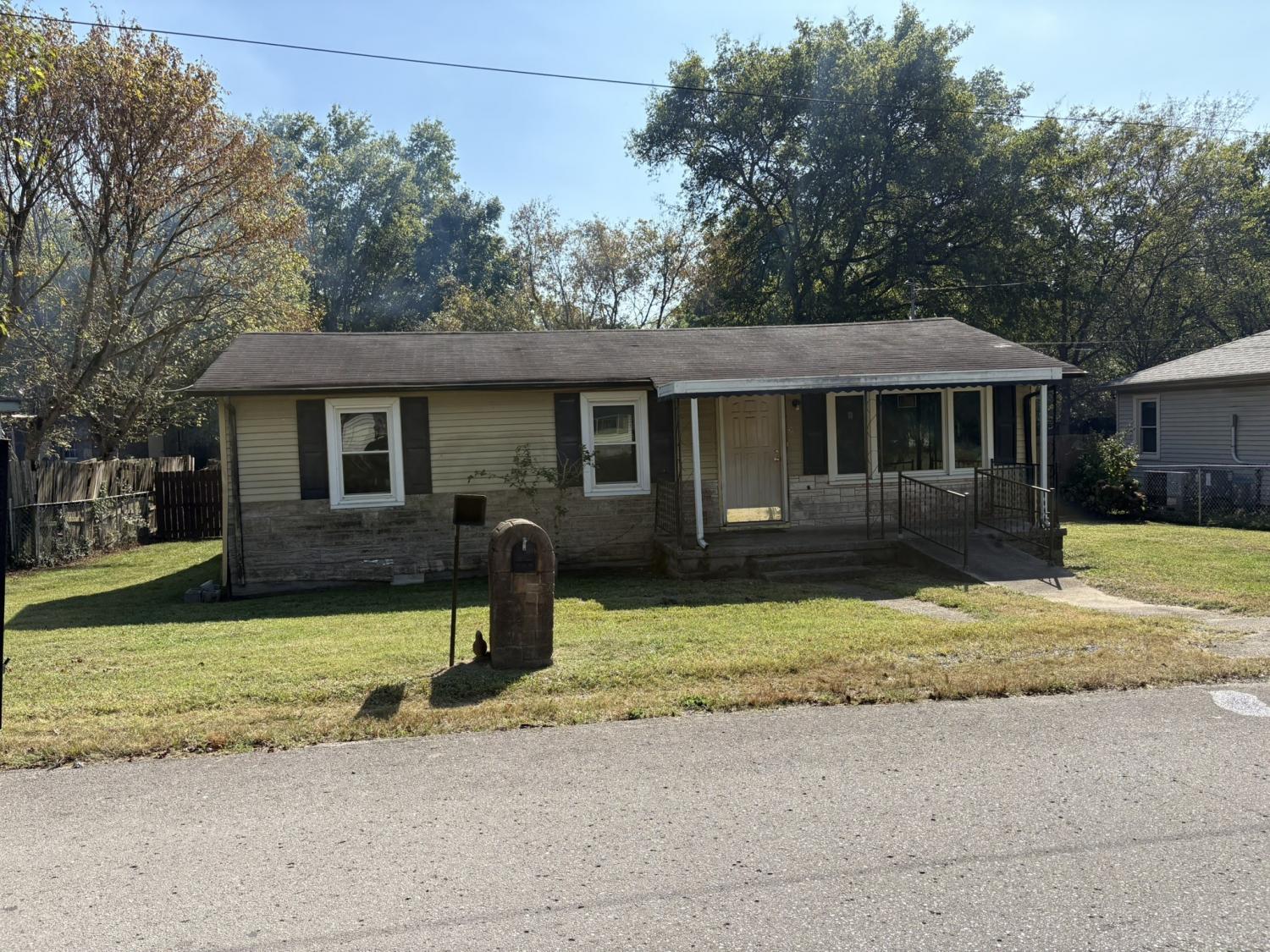 589-Pace-St For Sale