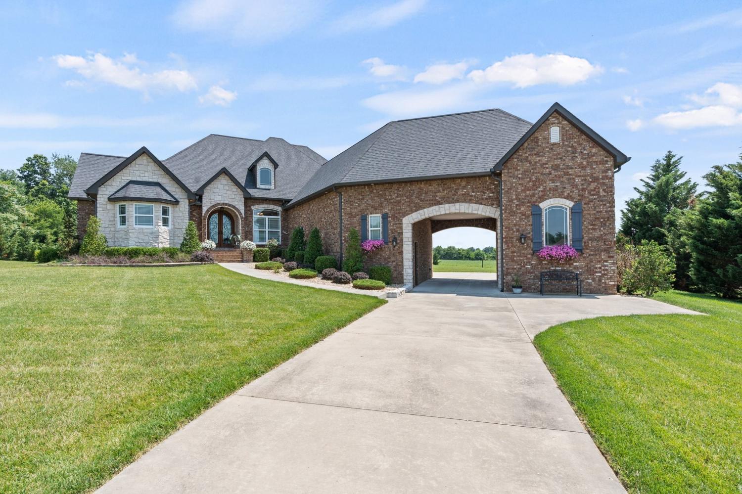 494-Cascade-Dr For Sale