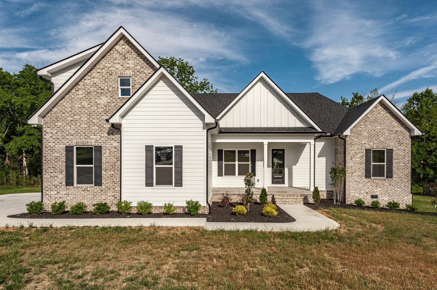 330-Thoroughbred-Ln For Sale