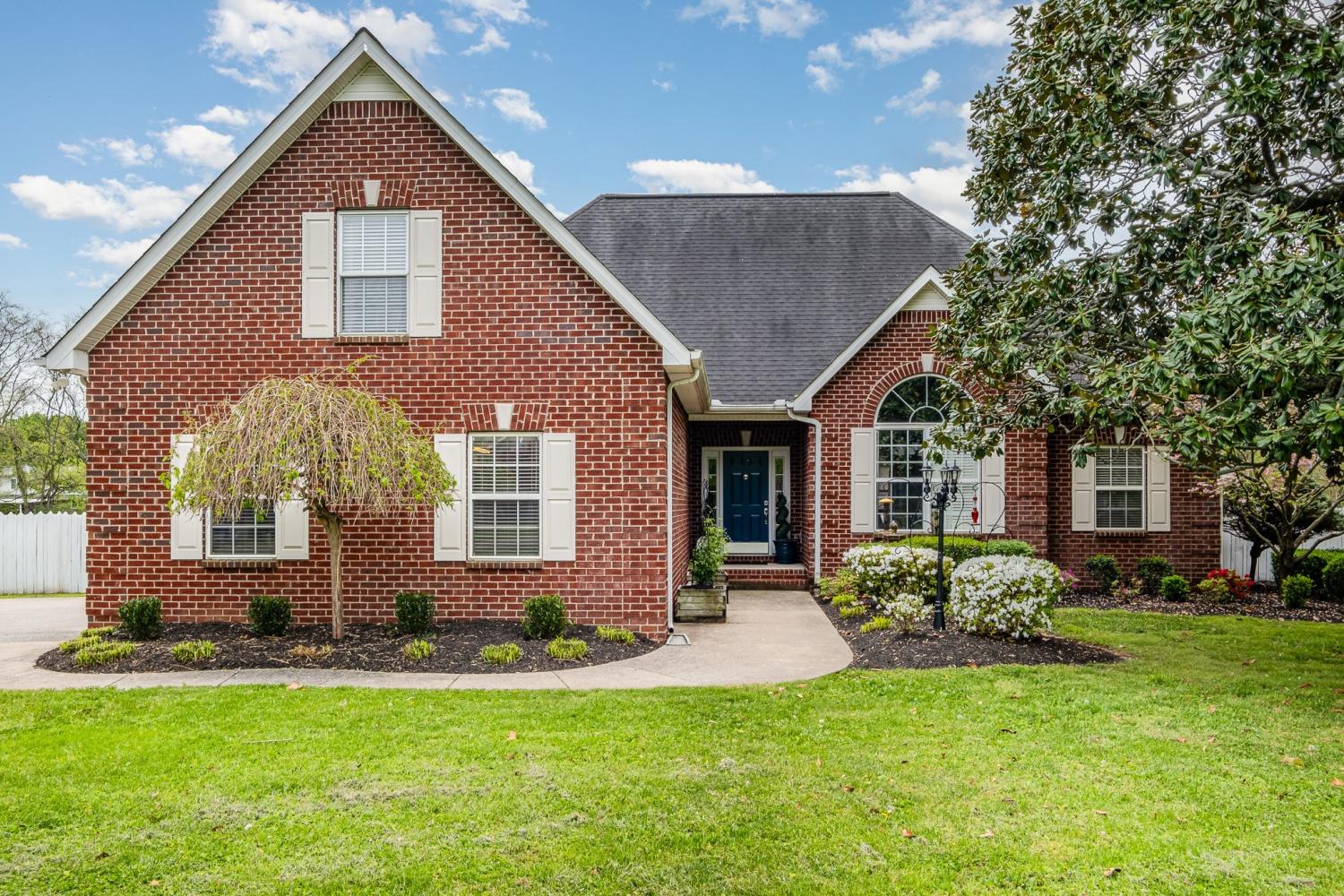 102-Munson-Ct For Sale