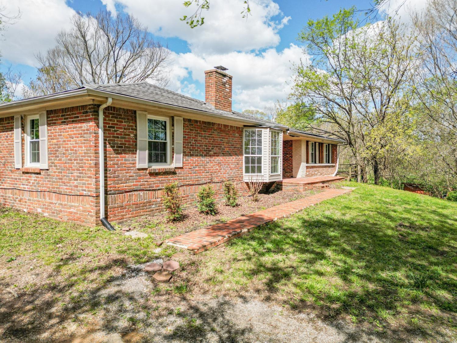 312-Sunnyside-Ln For Sale