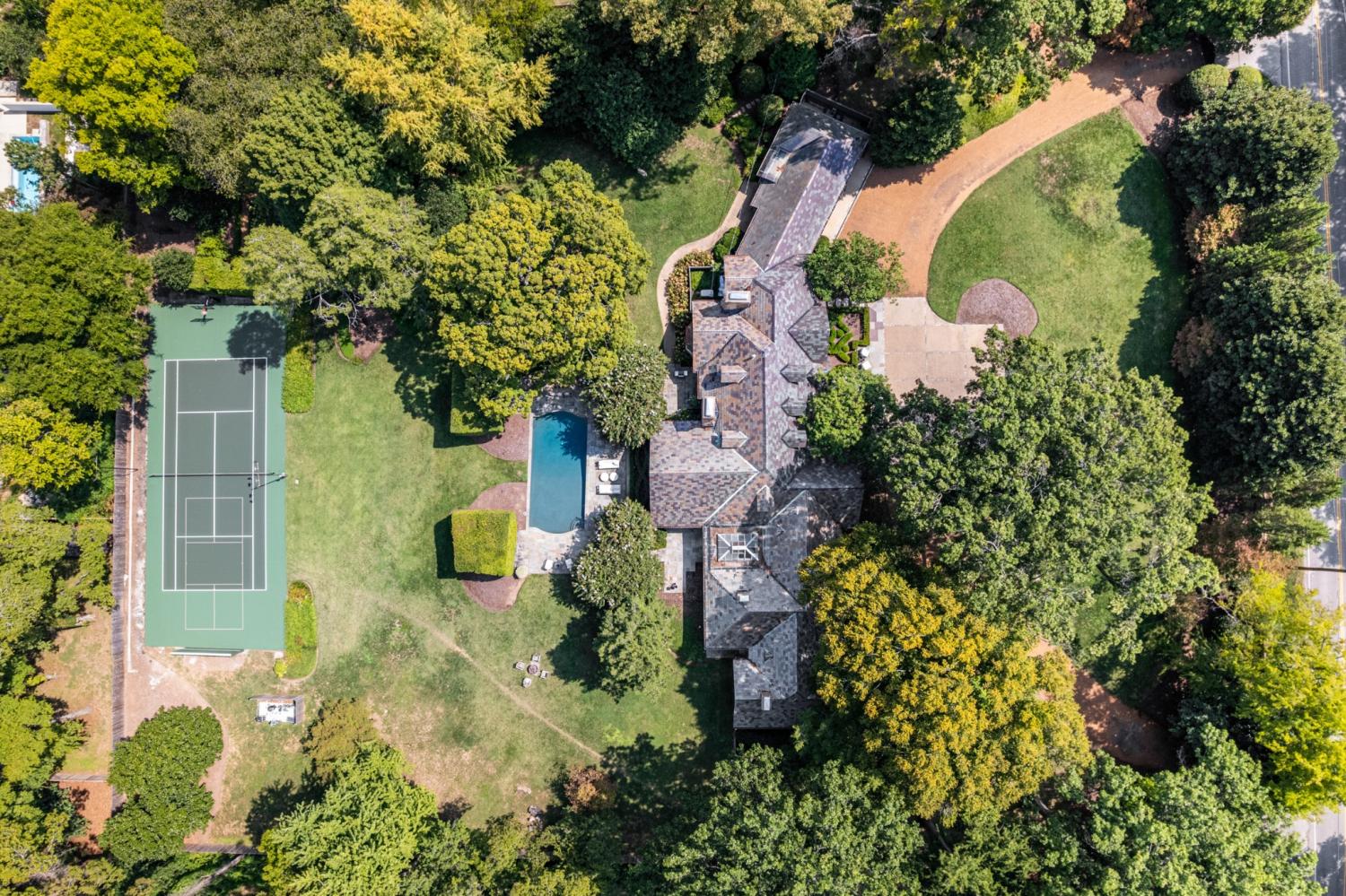 3800-Woodlawn-Dr For Sale