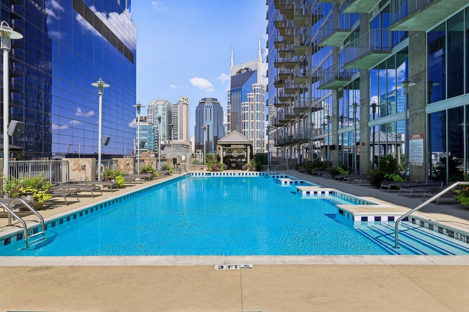 301-Demonbreun-St For Sale