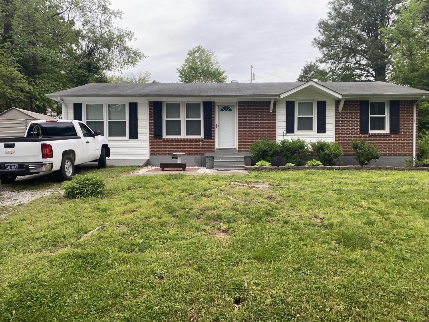 241-Castle-Ln For Sale