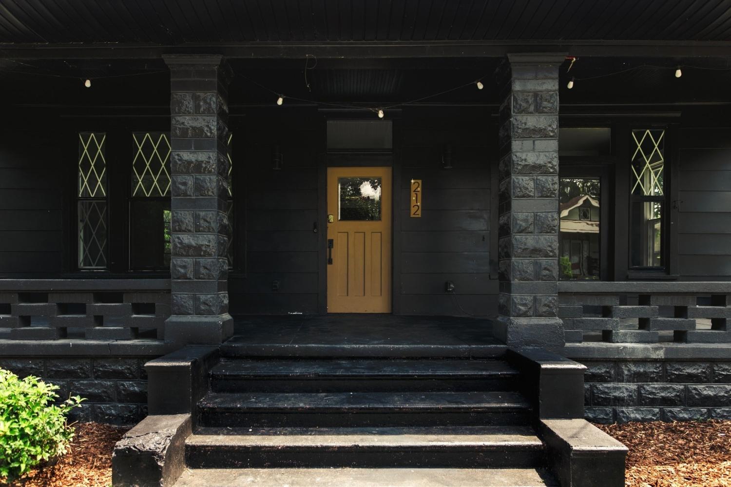 212-N-Oak-St For Sale