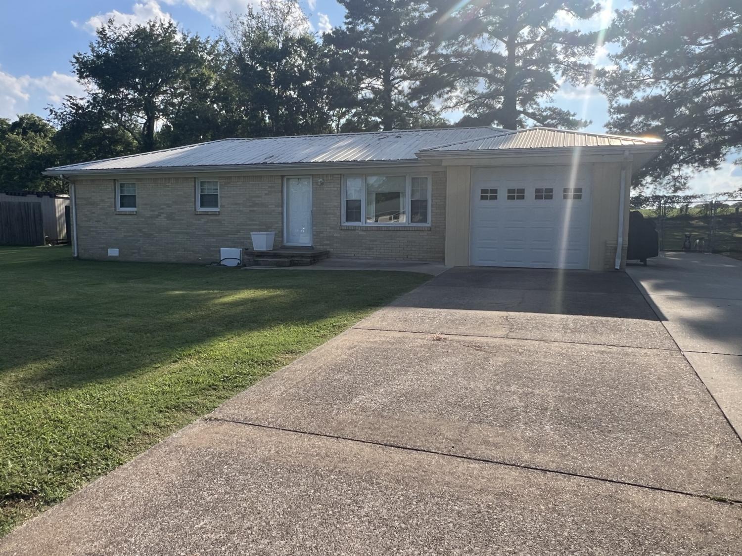 176-Thompson-Dr For Sale