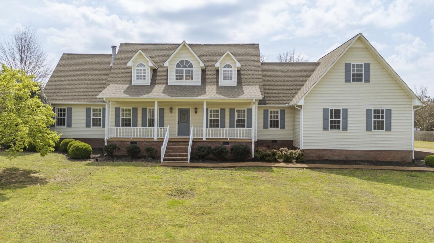 565-BOWEN-DR For Sale