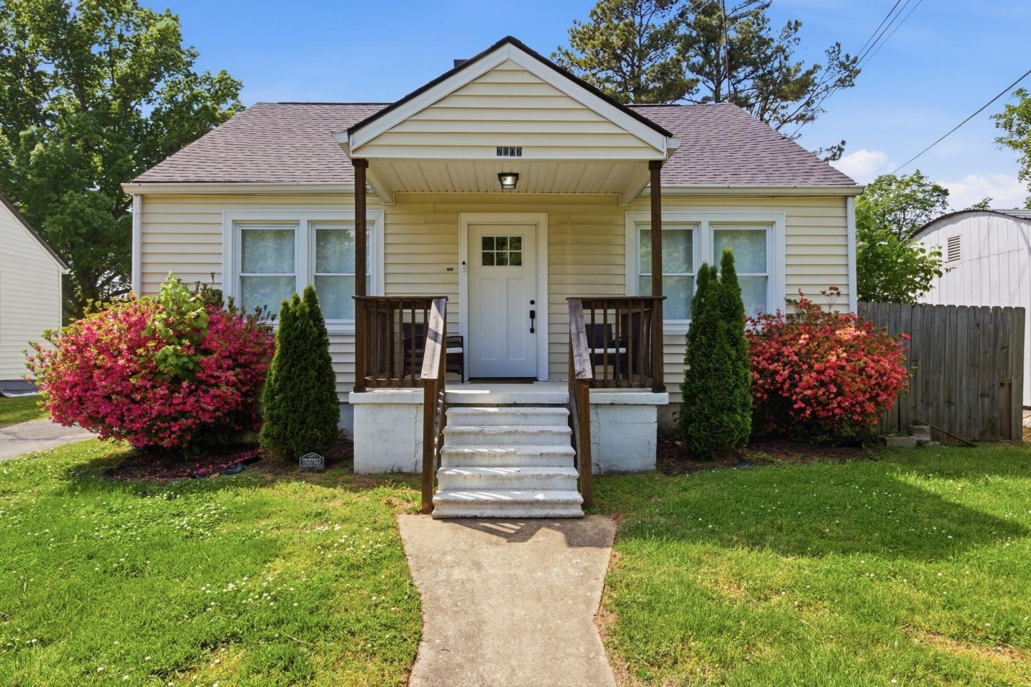 2002-Denham-Ave For Sale