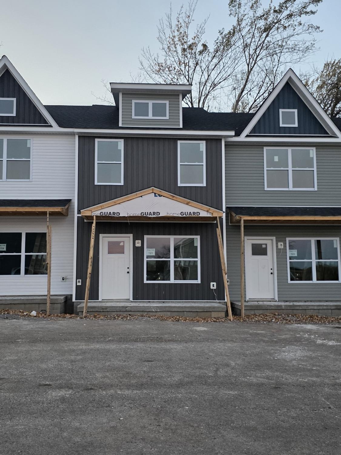 121-Front-Ridge-Circle For Sale