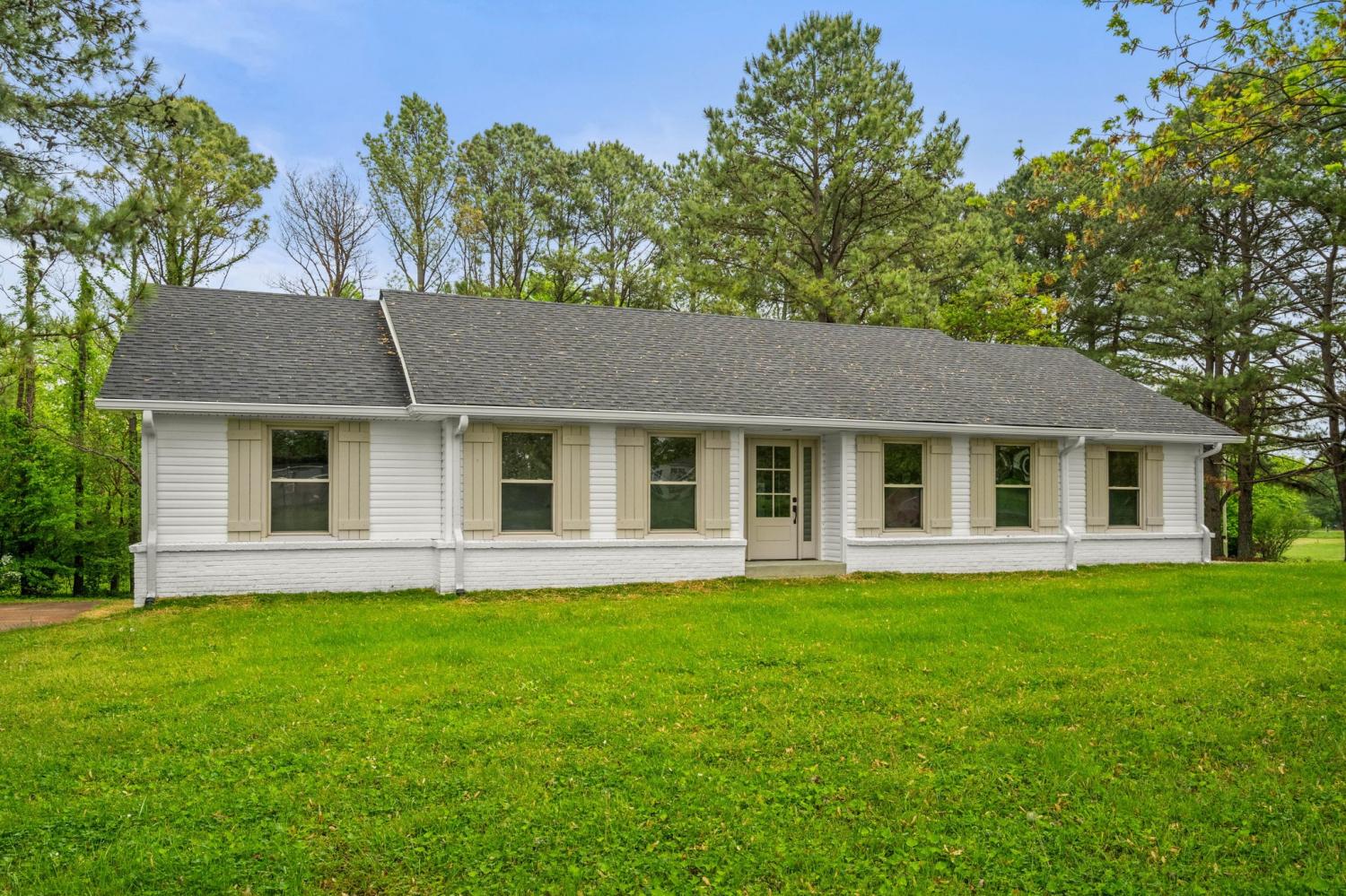 5670-Lakeview-Rd For Sale