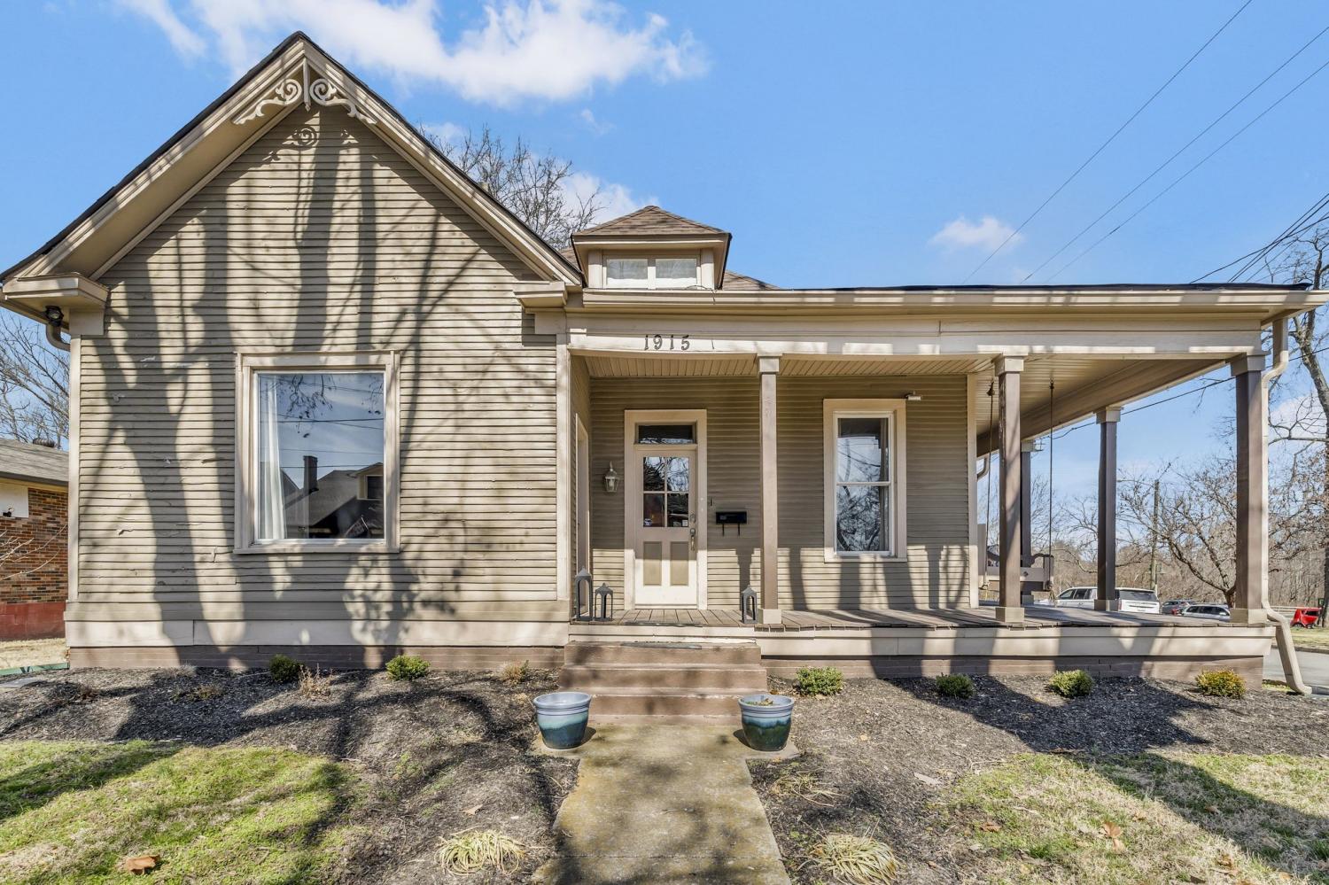 1915-Boscobel-St For Sale