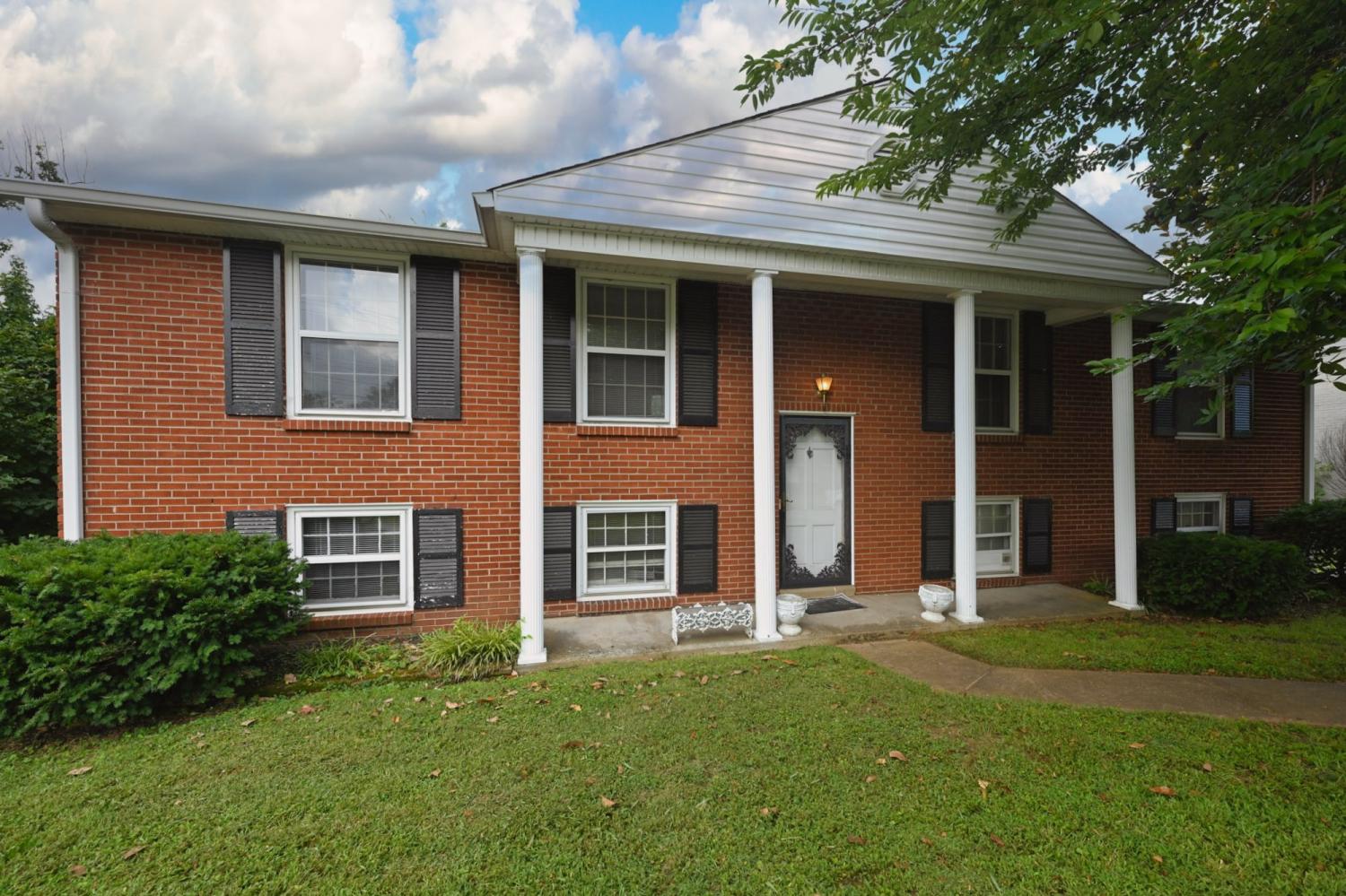 407-Lynn-Dr For Sale