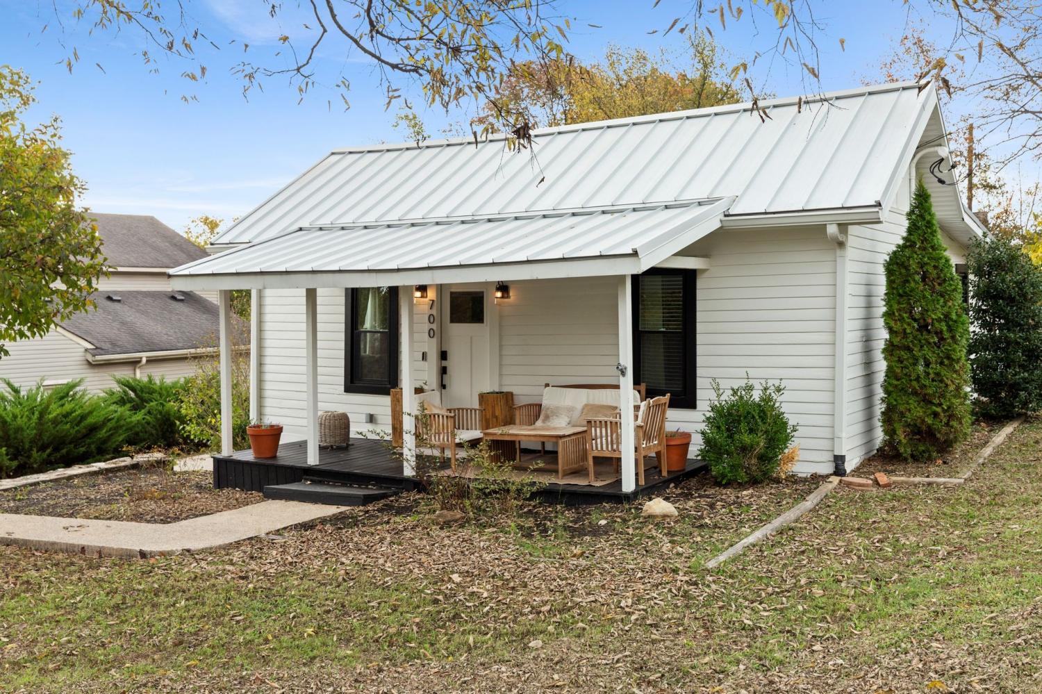 700-Maplewood-Ln For Sale