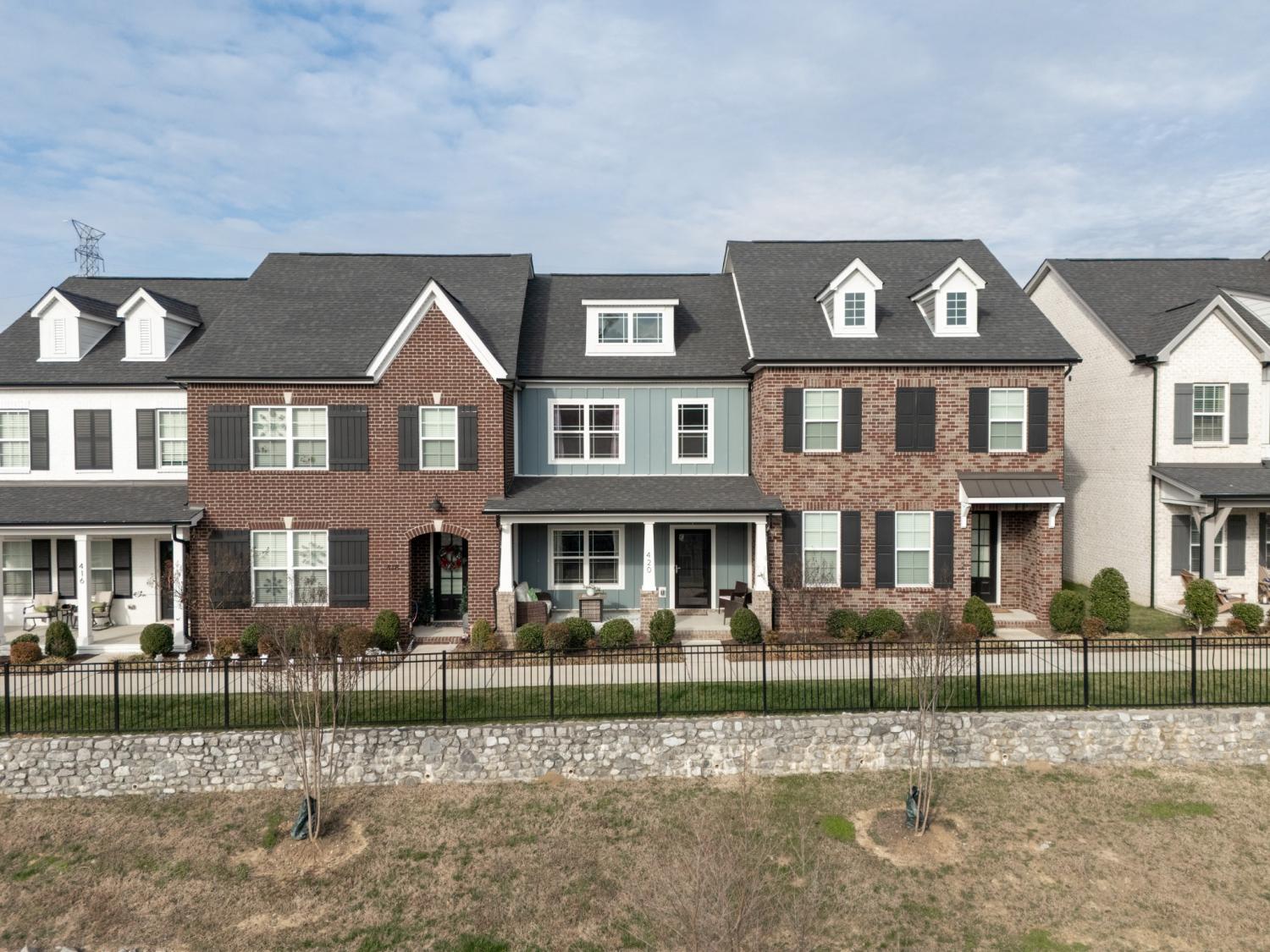 420-Longstone-Rd For Sale