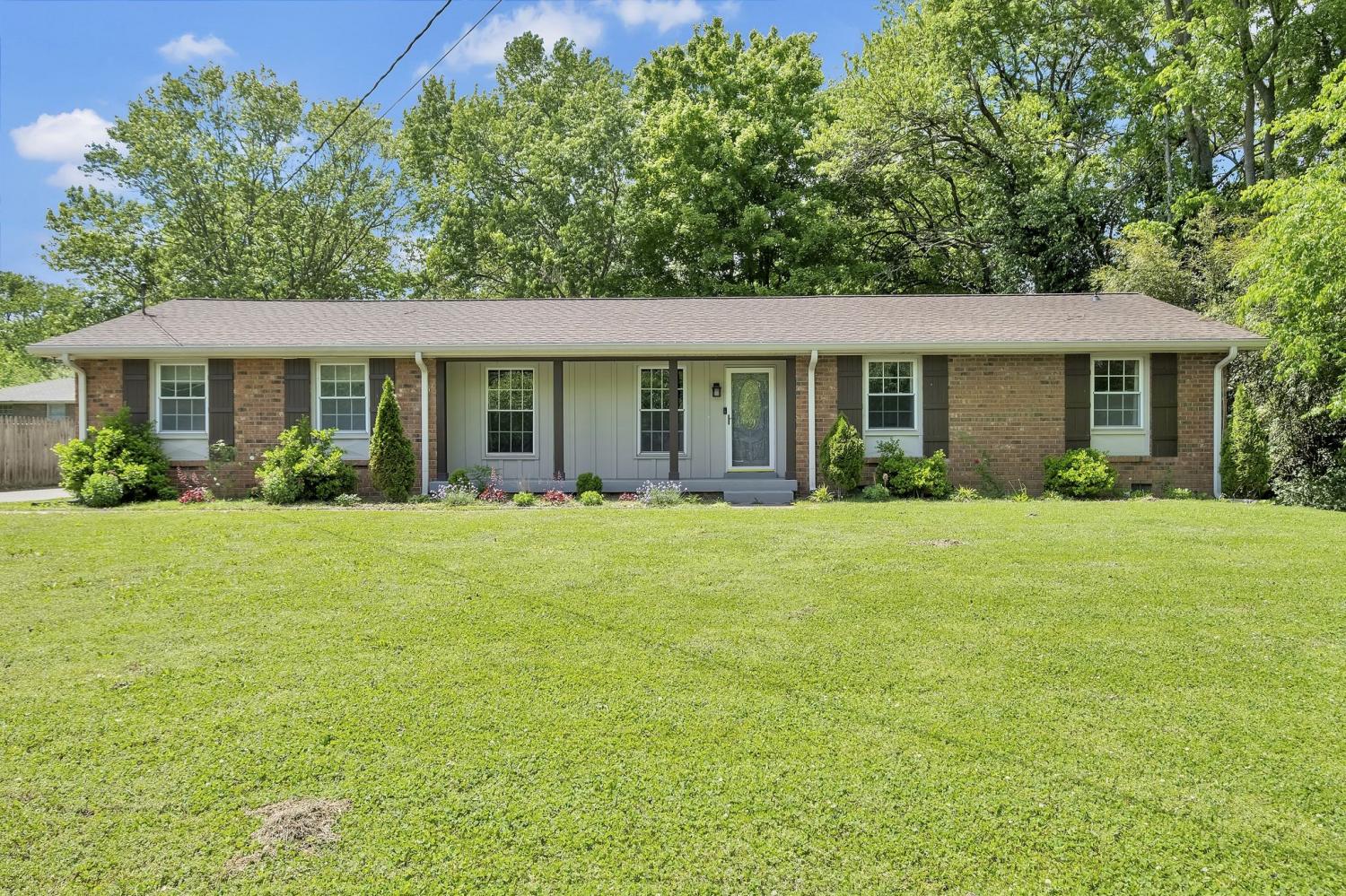 213-Ivy-Dr For Sale
