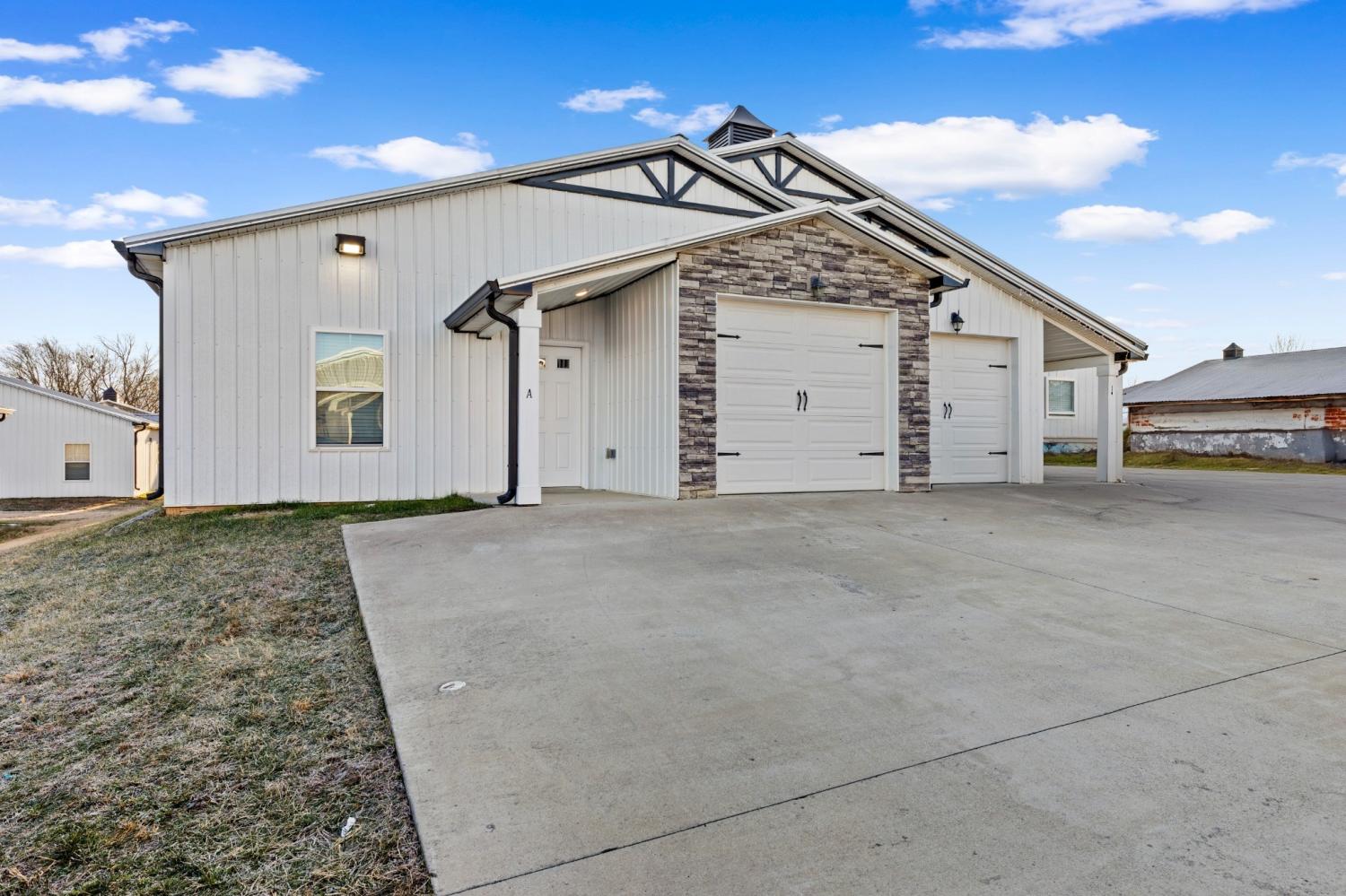 195-Bainbridge-Dr For Sale